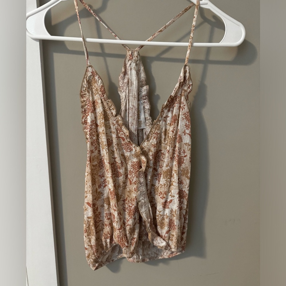 Soft patterned halter tank